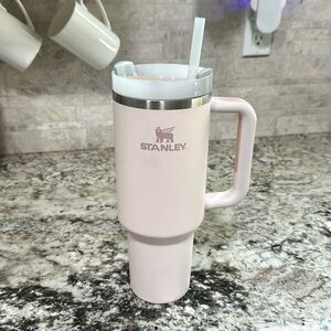 Stanley 40 oz quencher H2O flow state Tumblr